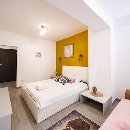 The Golden Studio - With Free Gym Bucharest Exterior photo
